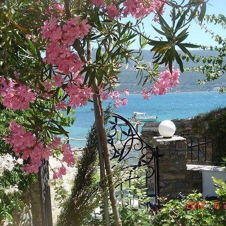 Roditses Beach Sea Front Apartments Samos Town Bilik gambar