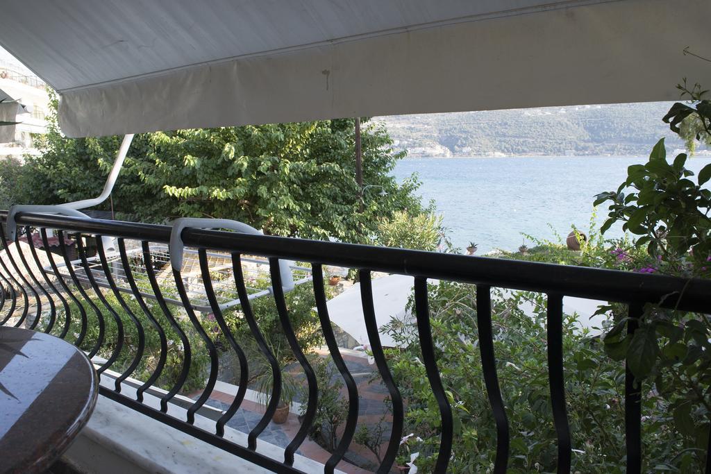 Roditses Beach Sea Front Apartments Samos Town Luaran gambar