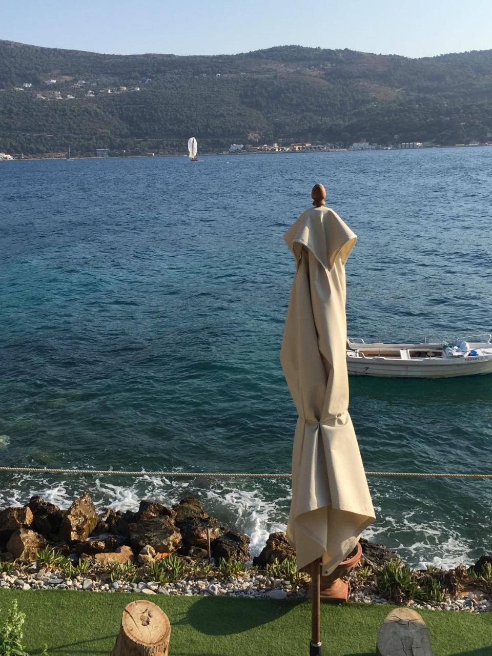 Roditses Beach Sea Front Apartments Samos Town Luaran gambar